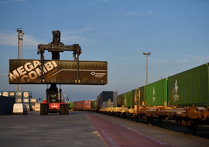 foto Transfesa Logistics ofrece formación gratuita como auxiliar de circulación con bolsa de empleo.